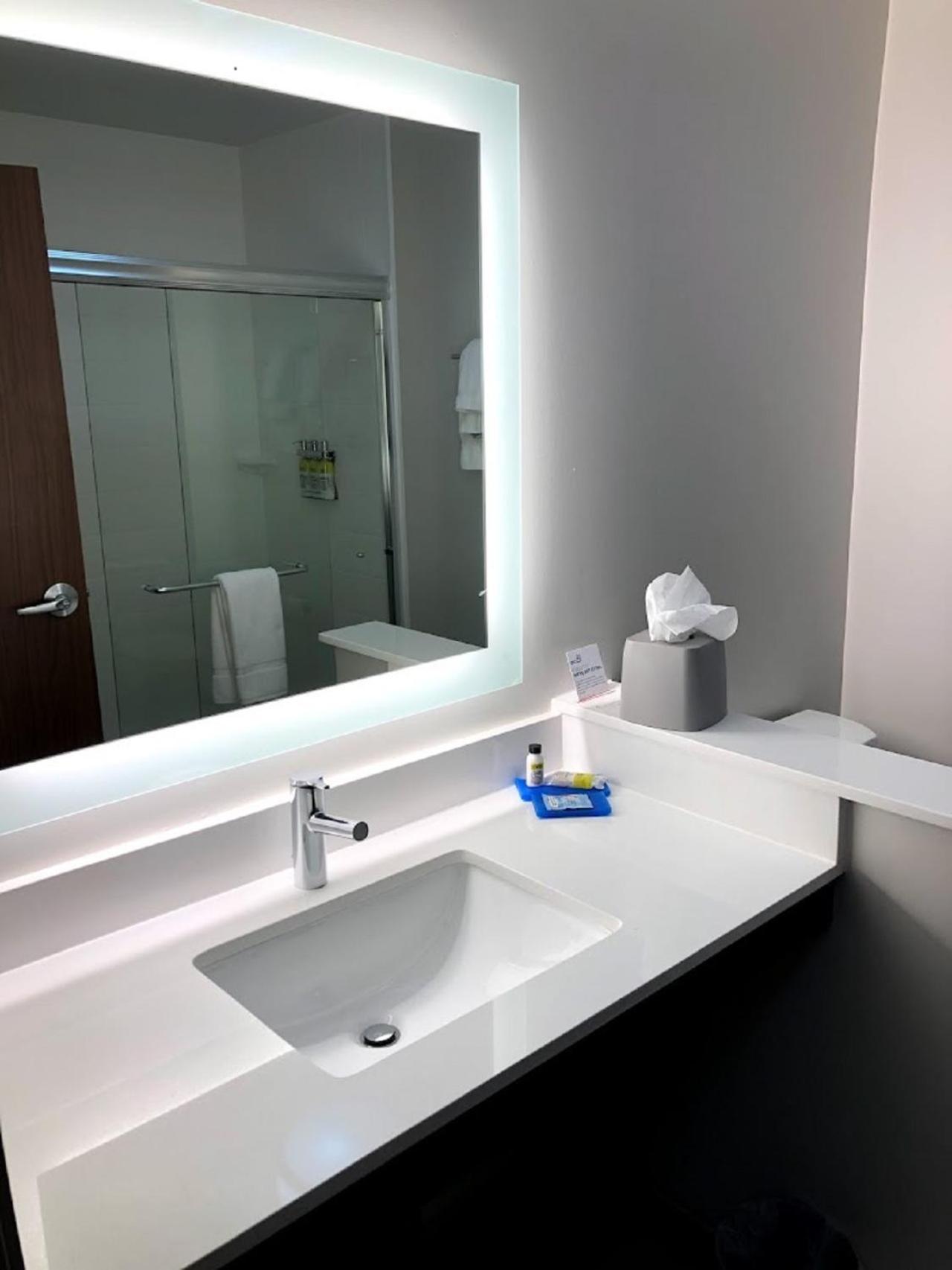 Holiday Inn Express & Suites - Bensenville - O'Hare By Ihg Екстер'єр фото